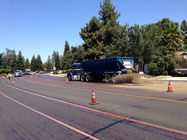 Нанесение омолаживающих составов на асфальт методом Fog Seal - Режувенаторинг